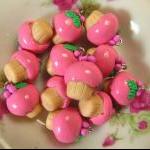8 Raspberry Muffin Charm