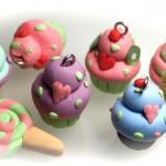 4 Mini Cupcakes Charms Code..